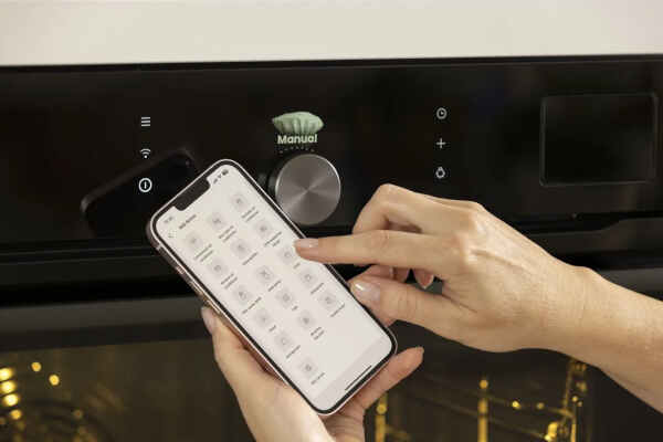 Kompaktowy piekarnik z mikrofalą Gorenje BCM4058B